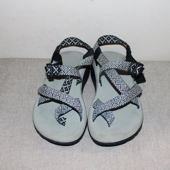 VGCLADIES CHACO STRAPPY SANDALS --7 - BLACK AND WHITE - Picture 2 of 7
